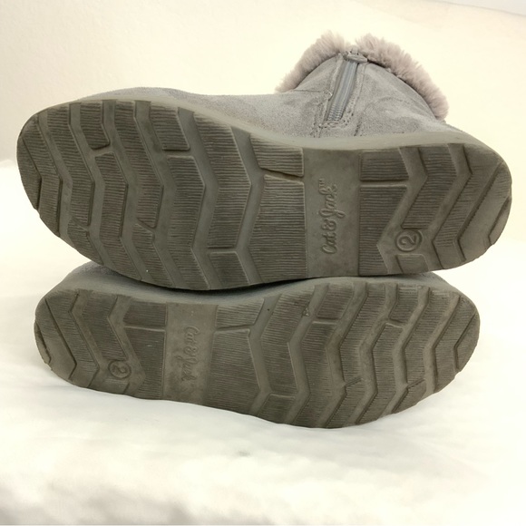 Girl’s Cat & Jack Grey Fur Boots Size 2 - Picture 5 of 5